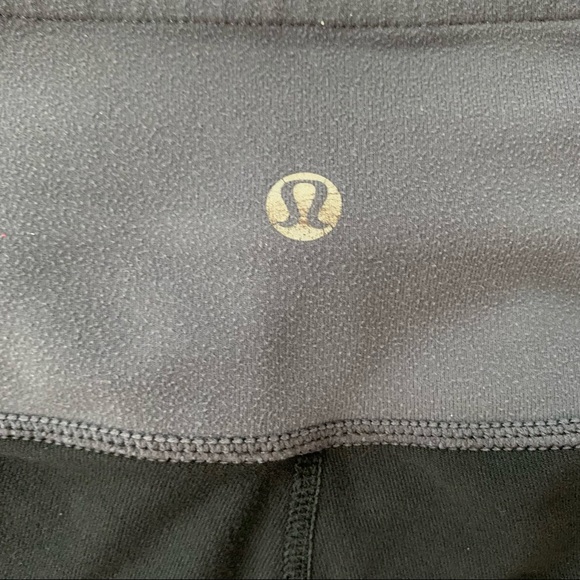 Lululemon Reversible Crop Pants - Picture 9 of 11